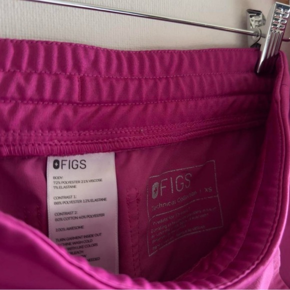 FIGS Scrub Set - Picture 4 of 4